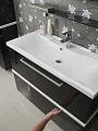 Полка Aquaton 100 стеклянная серебристая - превью 1